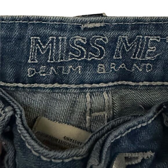 Miss Me denim brand size 27 boyfriend capri. Style # JB1026P4 Embellished - Picture 4 of 9